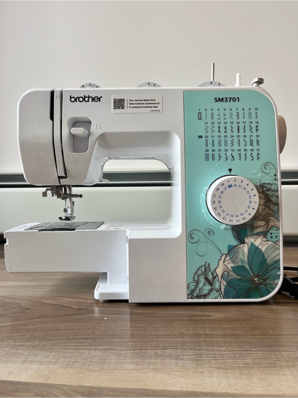 Brother SM3701 Sewing Machine - Picture 2 of 13